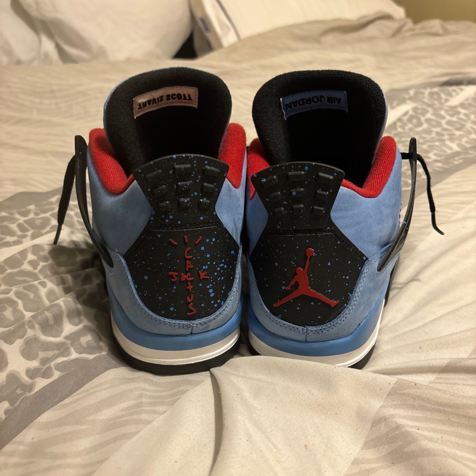 travis scott jordan 4 box