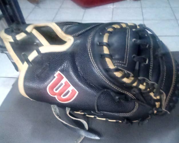Used Wilson Right Hand Throw Catcher's A2000 M1D SUPERSKIN Baseball Glove 33.5"