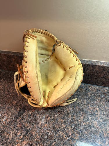 Right Hand Throw 33.5" 125 Series Baseball Glove