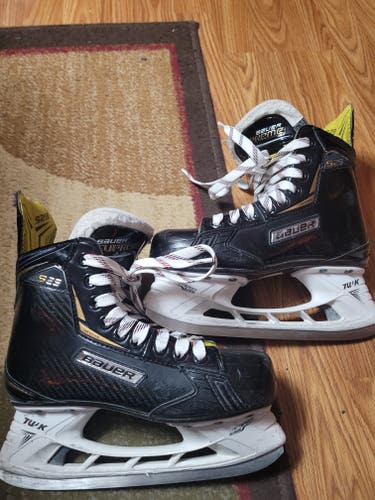 Bauer Supreme S29 Hockey Skates Size 4