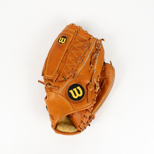 NWOT Wilson A2000 Baseball Glove 12.5" Right Hand Throw Infield Brown