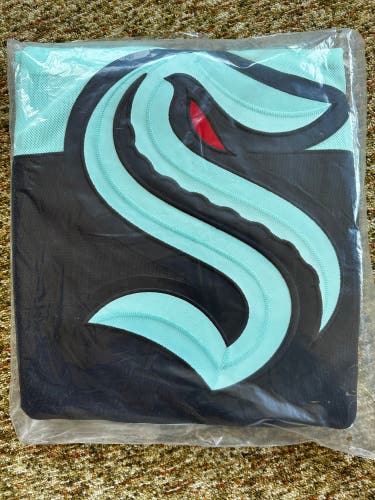 New Seattle Kraken reverse retro 2.0 size 54