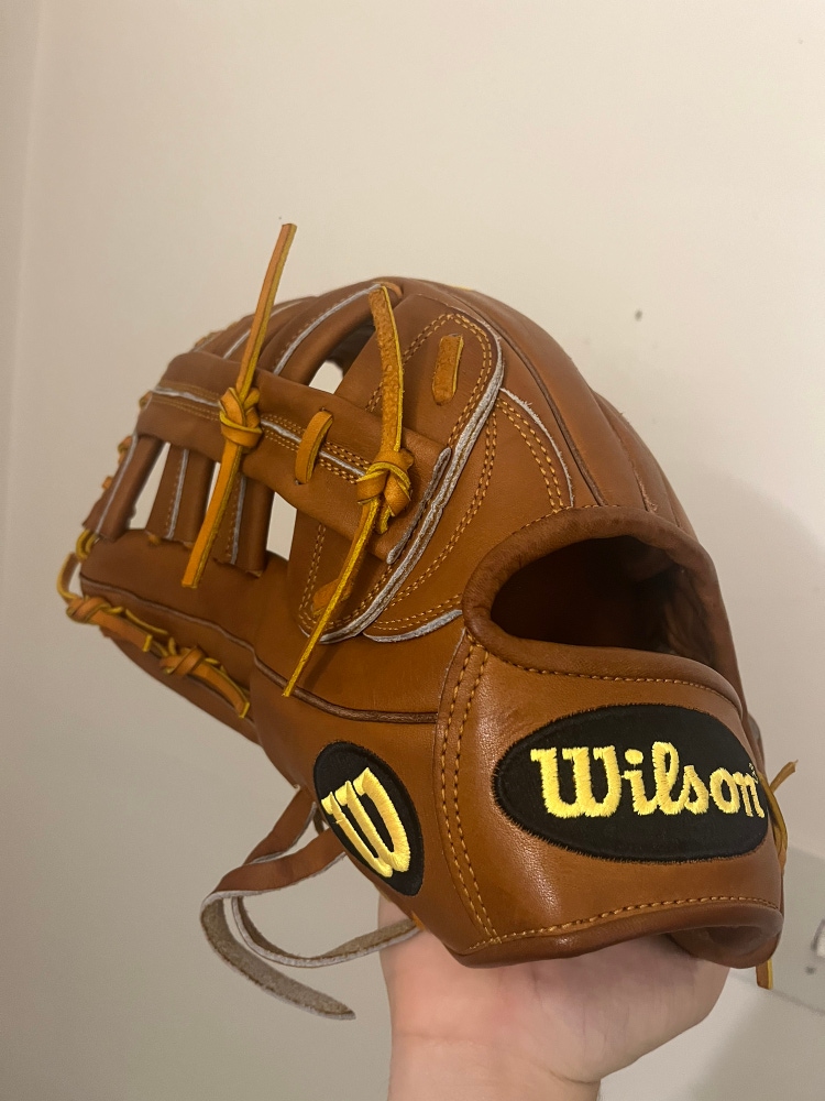 Pro Issue Wilson A2000 ELO Outfield 12.75 Lefty Glove