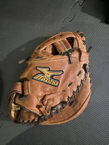 Used Mizuno MVP GXS 57 34” Softball Catchers Mitt
