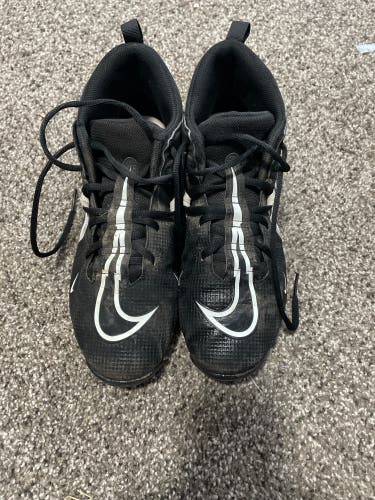 Used Molded Cleats Mid Top
