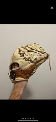 Wgamble23 glove lot