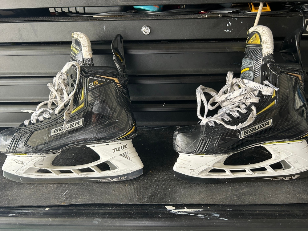 Used Bauer 8.5 Supreme 2S Hockey Skates