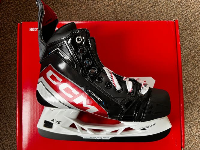 Intermediate New CCM JetSpeed Vibe Hockey Skates Regular Width Size 5