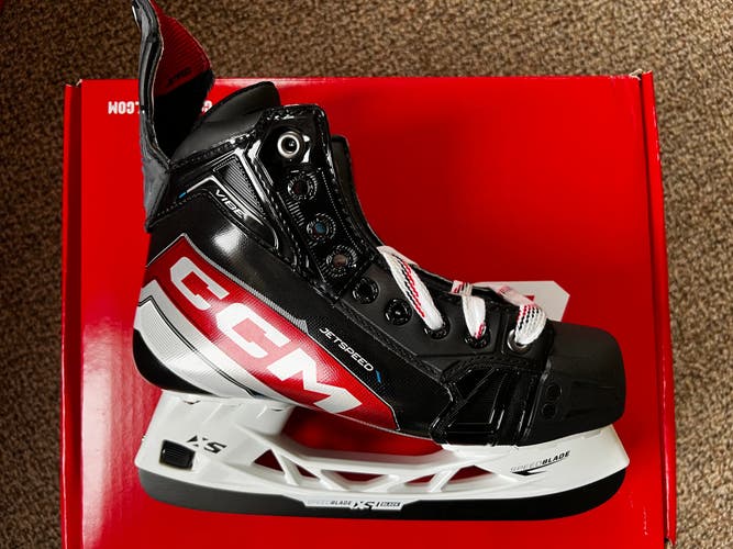 Intermediate New CCM JetSpeed Vibe Hockey Skates Regular Width Size 4