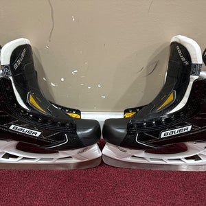 Bauer Size 4 Supreme 1S Pro Hockey Skates Item#BR1SS4