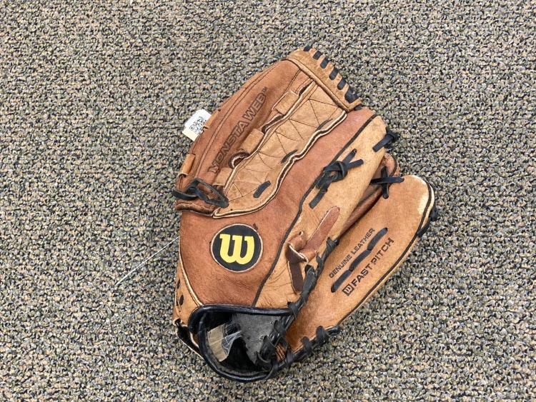 Used Wilson Right Hand Throw Baseball Glove 13"