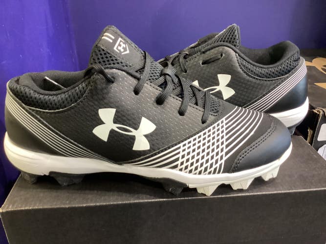 Black New Adult Women's Size 6.0 (Women's 7.0) Molded Cleats Under Armour Low Top