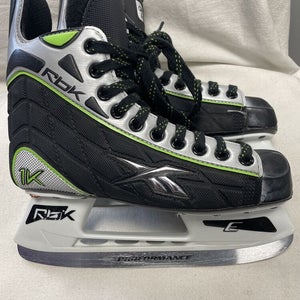 JUNIOR SIZE 4 REEBOK 1K ICE HOCKEY SKATES