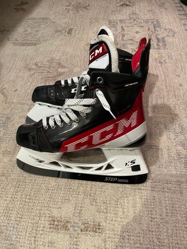 LIKE NEW** CCM Size 7.5 JetSpeed FT4 Pro Hockey Skates