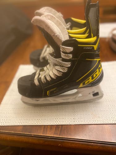 Used CCM  Size 3 Super Tacks 9380 Hockey Skates
