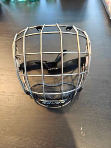 Used Small Bauer FM Re-Akt Titanium Cage Full Cage S/P