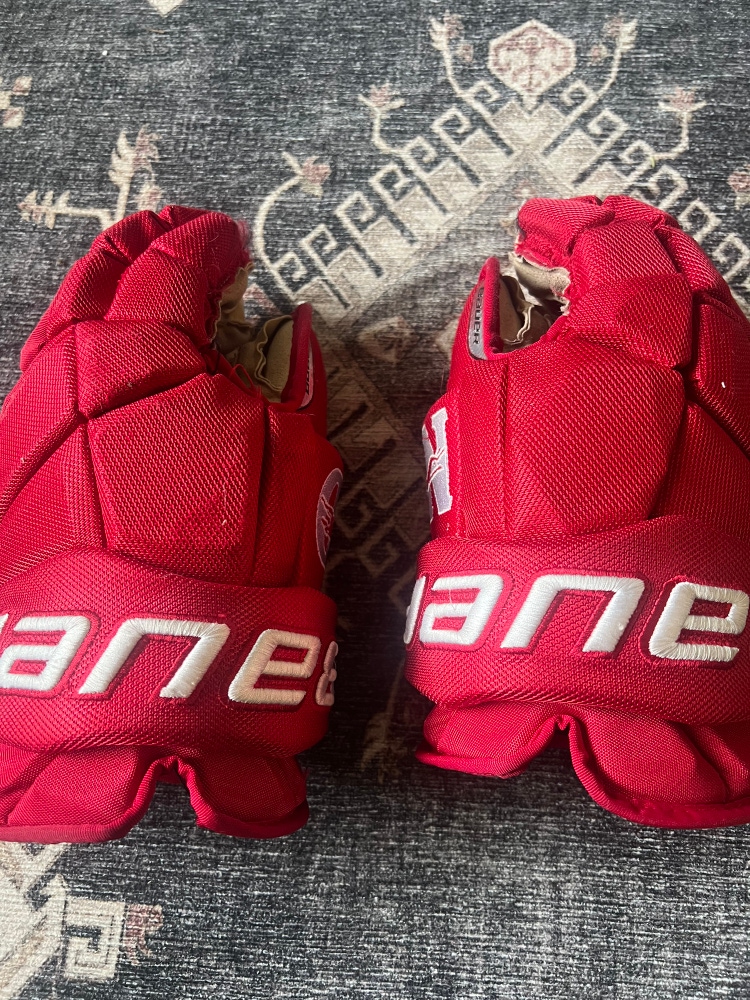 Used Bauer 13" Vapor Pro Team Gloves