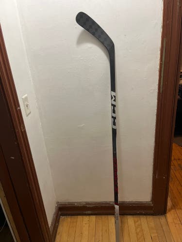 Senior Left Hand P28 Jetspeed FT6 Pro Hockey Stick