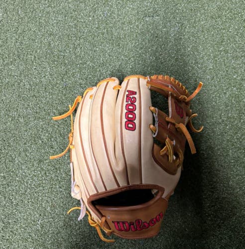 Wilson Infield 11.5" A2000 Baseball Glove