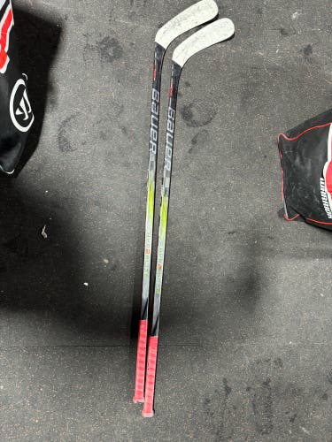 2 Pack- Intermediate Bauer Vapor Hyperlite 2 Stick
