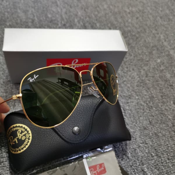 Ray-Ban Gold Frame Sunglasses with Black Case Ray-Ban Gold Frame Aviator Sunglasses with Black Case main image 3