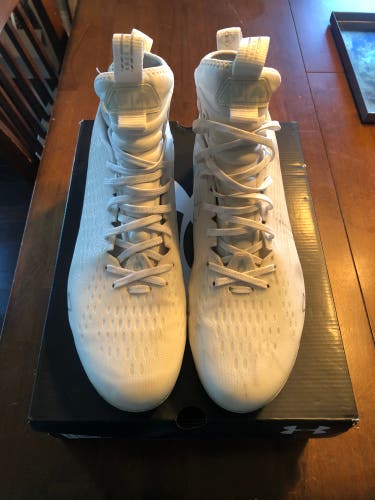 Used Size 13 Under Armour Spotlight Lux MC 2.0