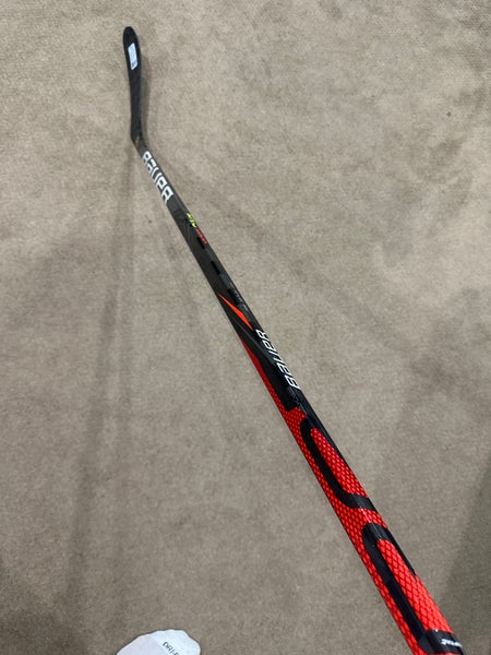 P28 55 Flex Intermediate Right Handed P28 Vapor FlyLite Hockey Stick