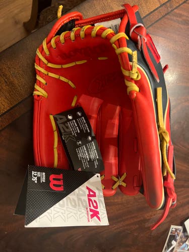 New Wilson Outfield 12.75" A2K Baseball Glove