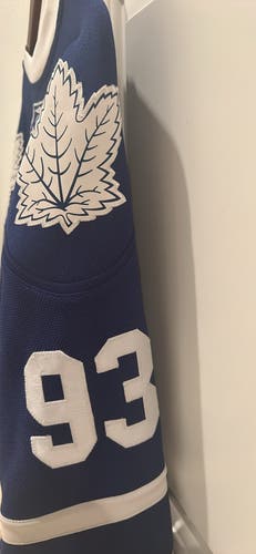 Toronto Maple Leafs - Doug Gilmour #93 Medium Reebok jersey