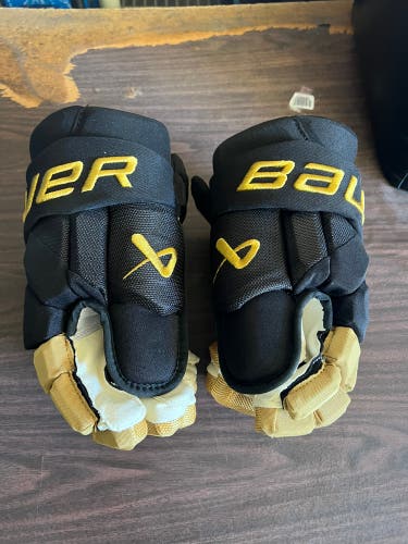 Bauer Hyperlite gloves 15’ Las Vegas Golden knight prostocks