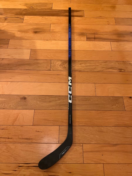 New CCM Ribcor Trigger 8 Pro Hockey Stick P28/70 Flex/Right Handed