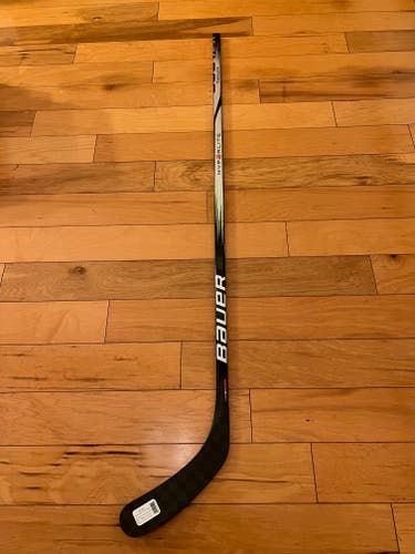 New Bauer Hyperlite 2 Hockey Stick P92/70 Flex/Right Handed