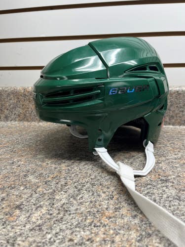 New Small Bauer Re-Akt 100 Helmet