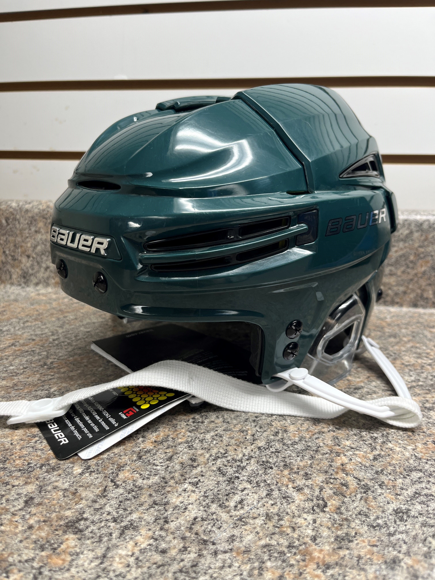 New Small Bauer Re-Akt 100 Helmet
