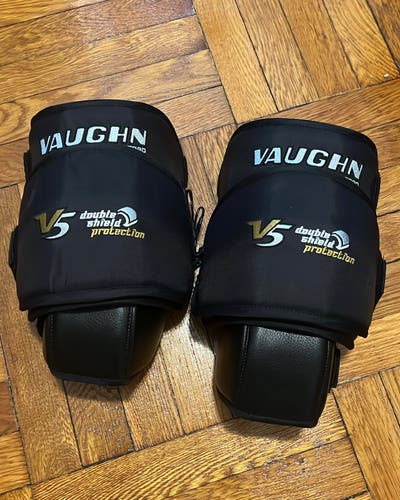 Used Vaughn V5 7990 Knee Guards SR