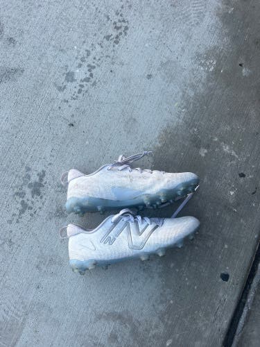 White Men's Molded Cleats Low Top Freeze