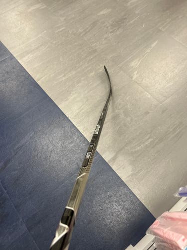 Senior Right Handed P88 Nexus Geo Hockey Stick