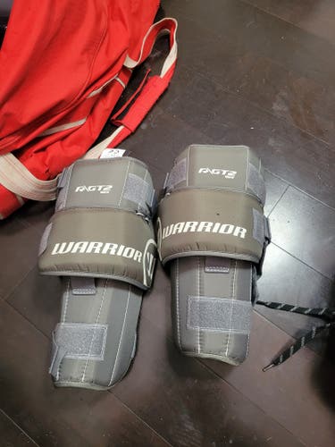 Warrior RGT2 knee and thigh guards