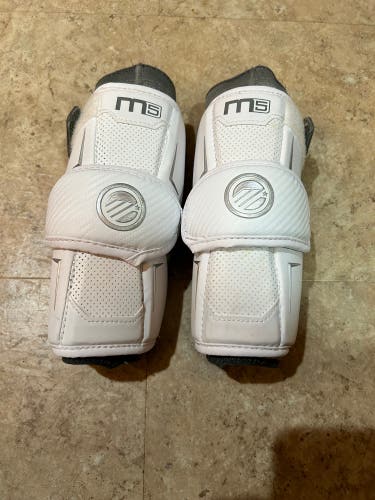 Medium Maverik M5 Arm Pads Excellent Condition