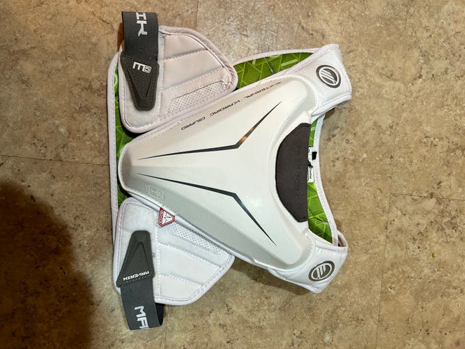Maverik M5 Shoulder Pads Excellent Condition Like New!