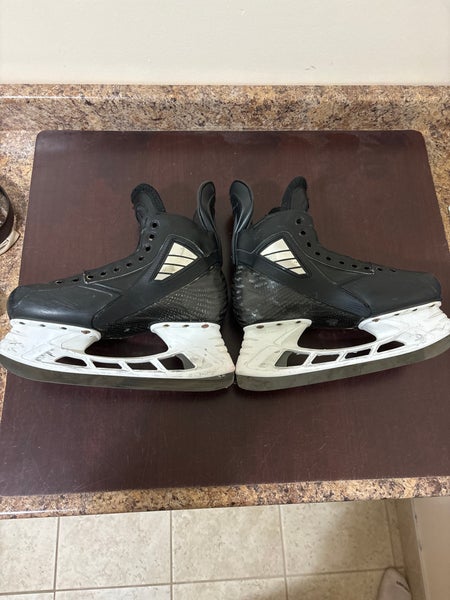 Used True Regular Width  Pro Stock 7 Stock Skate Hockey Skates