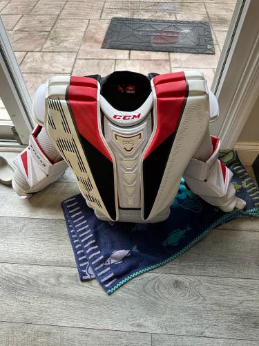Used Medium CCM  Extreme Flex 5 Pro Goalie Chest Protector