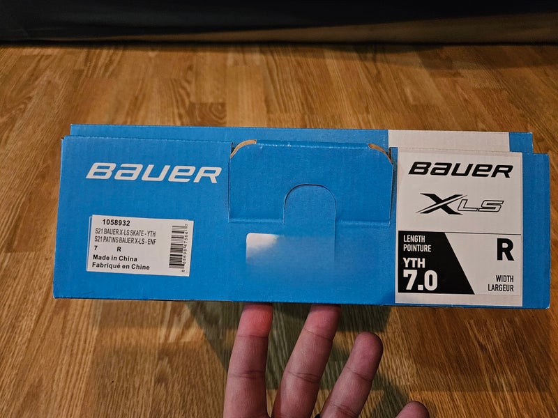 Youth Bauer XLS Hockey Skates Regular Width 7