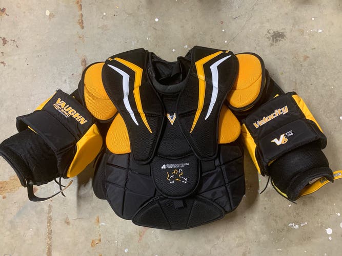 Used Small Vaughn  V6 2200 Pro Goalie Chest Protector