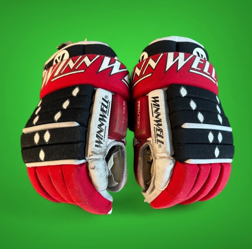 Winnwell 14" Pro Stock 990S Gloves • Chicago Red