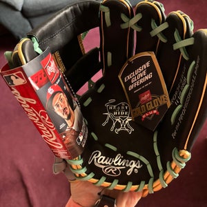 Exclusive Gold Glove Club Heart of the Hide Baseball Glove