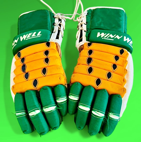 WINNWELL Seals Pro Hockey Gloves • 14-15”