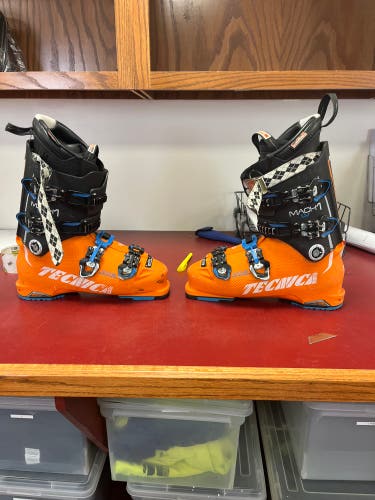 Unisex All Mountain Stiff Flex Mach 1 Ski Boots