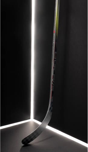 Youth Right Handed P92  Vapor Hyperlite 2 Hockey Stick