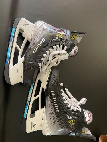 Senior Bauer 9/10 Vapor Hyperlite 2 Hockey Skates
